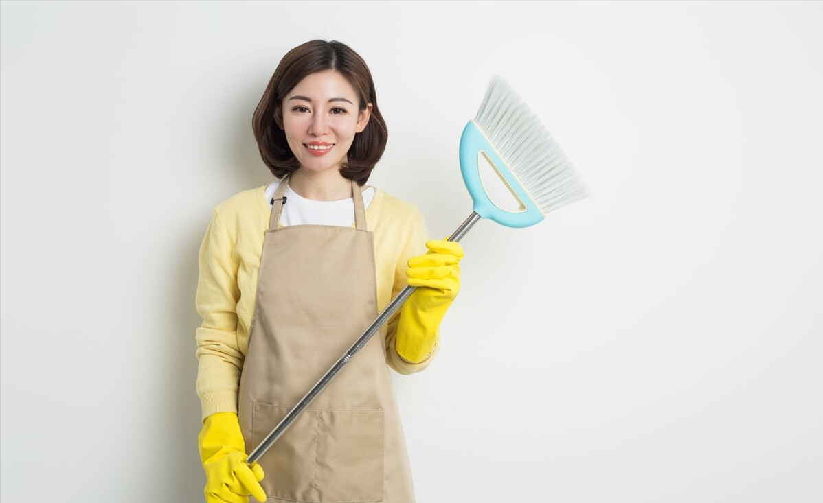 45岁保姆倾诉:工资只有4千,却要满足雇主很多要求,真的太累了