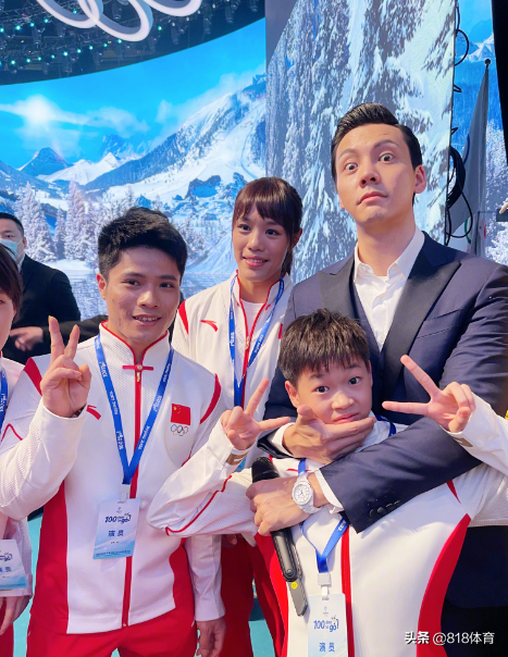 陈伟霆:全红婵是团宠大家很疼她,聊着聊着走错了方向被师姐叫回去