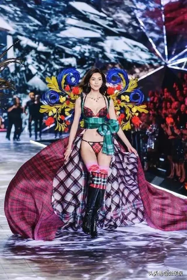 井柏然情史，出生28天被母亲抛弃，演《捉妖记》成名，情散倪妮