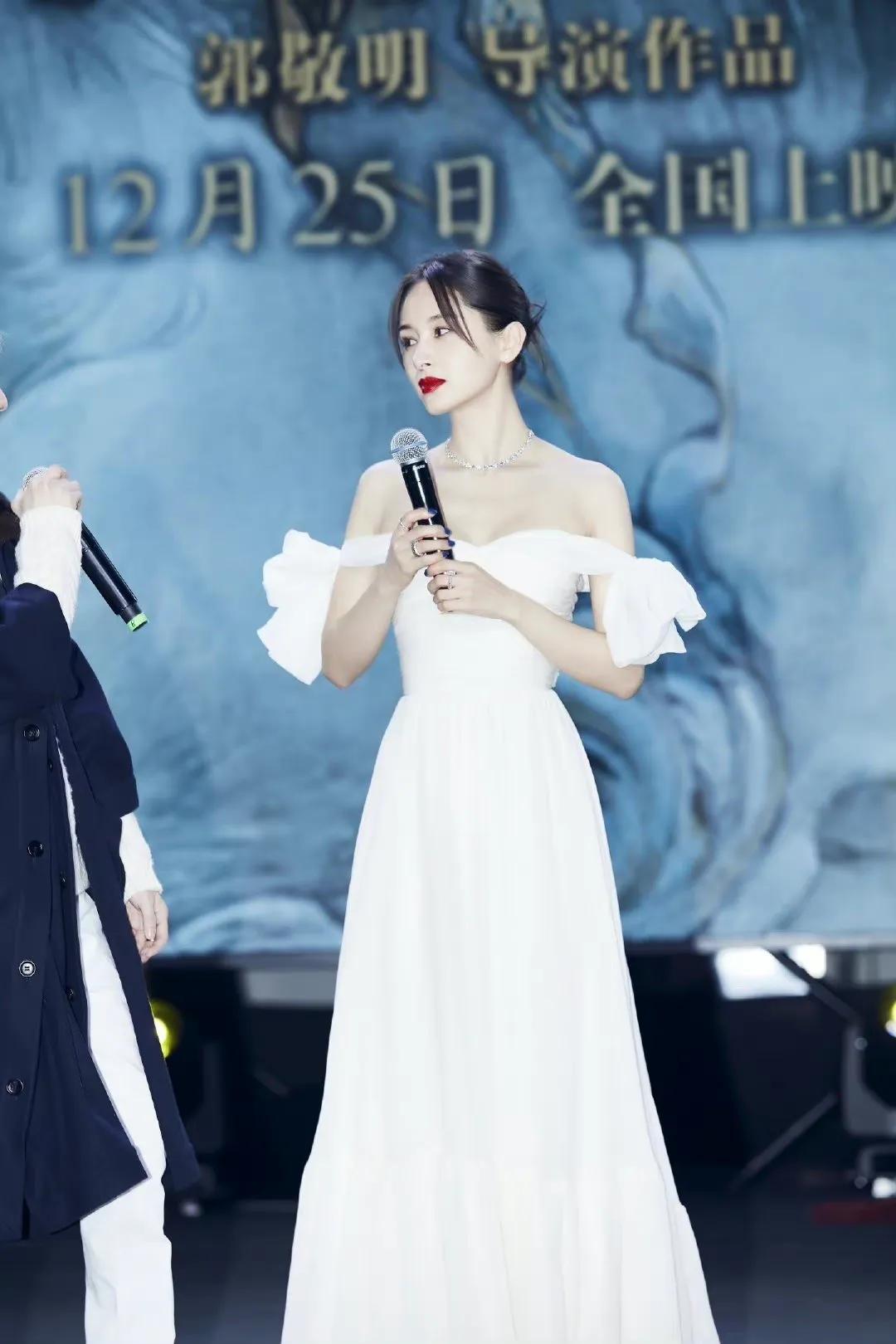 王子文一袭白衣美得不可方物