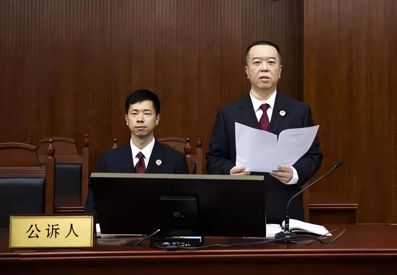 上海“男神”检察官：屡办大案要案，3次荣立二等功，获国际关注！
