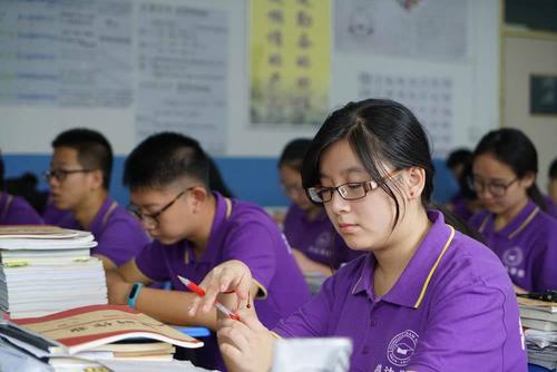 学生考上211后，因一科成绩太差被迫退学，网友感叹道可惜了