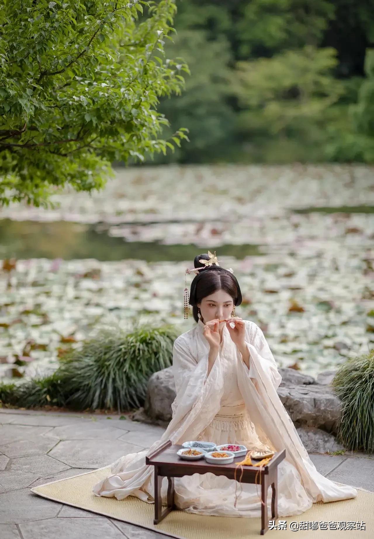 “中戏第一美女”曾黎又换风格，让人眼前一亮