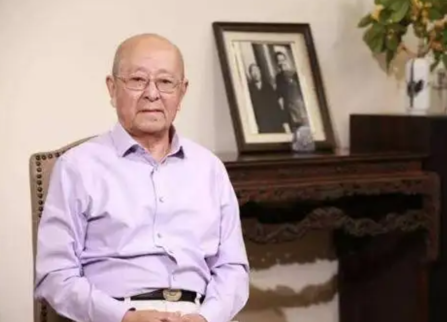 1982年《风雨下钟山》筹拍，贺龙夫人：王铁成来演，胖胖的正合适