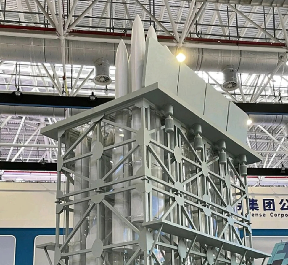 �й�ȫ�ܻ�����054B�س�������ȫ���ƽ������ˣ�һ���ĵ�ָ�տɴ�