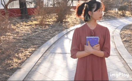 黄磊为女儿进圈铺路？黄多多配音拍戏演话剧，但总是少了点灵气？