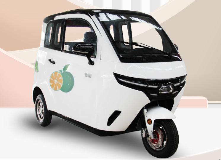 雅迪,金彭,东威这3款全封闭电动三轮车,能上牌,适合冬天代步