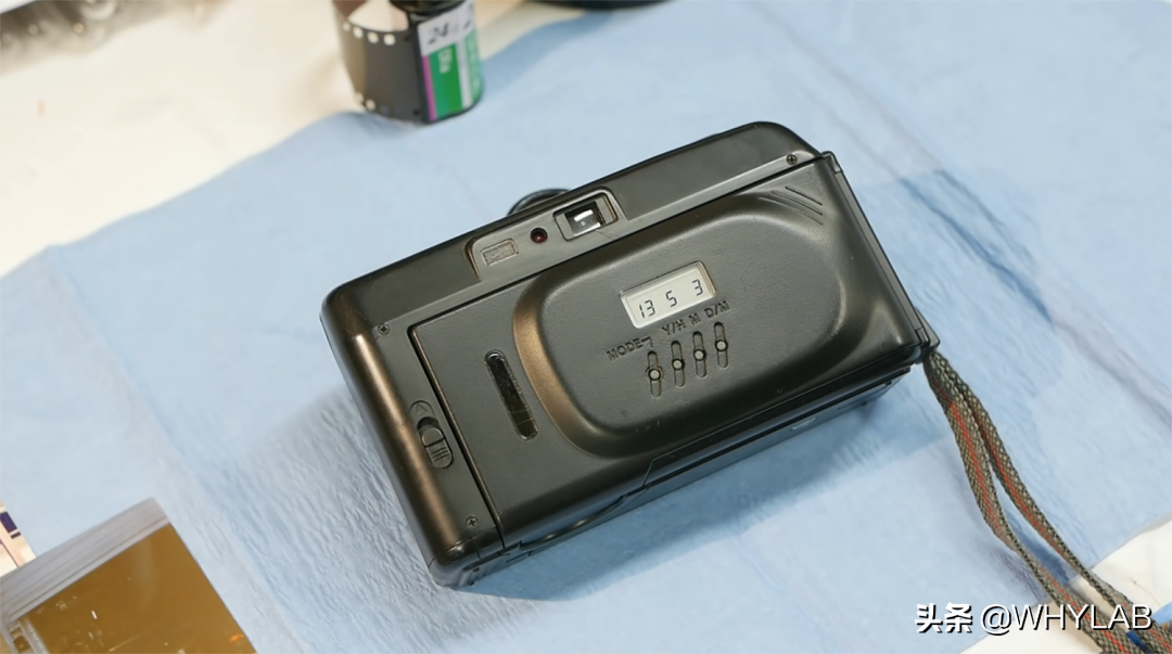 手机厂商们，该对相机水印上点心了