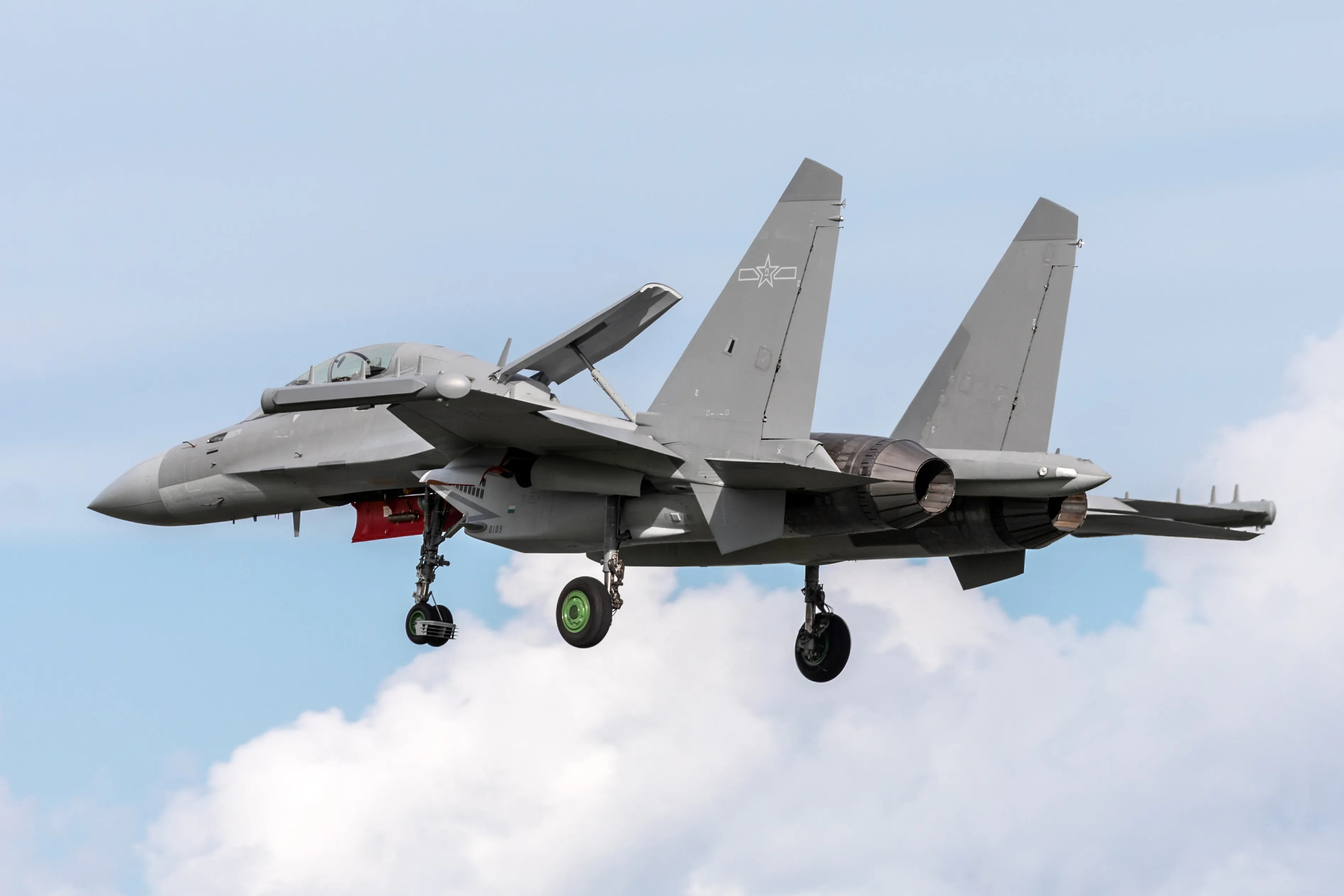 ս16D׶࣡Ӣװѫӣֱ̨һ