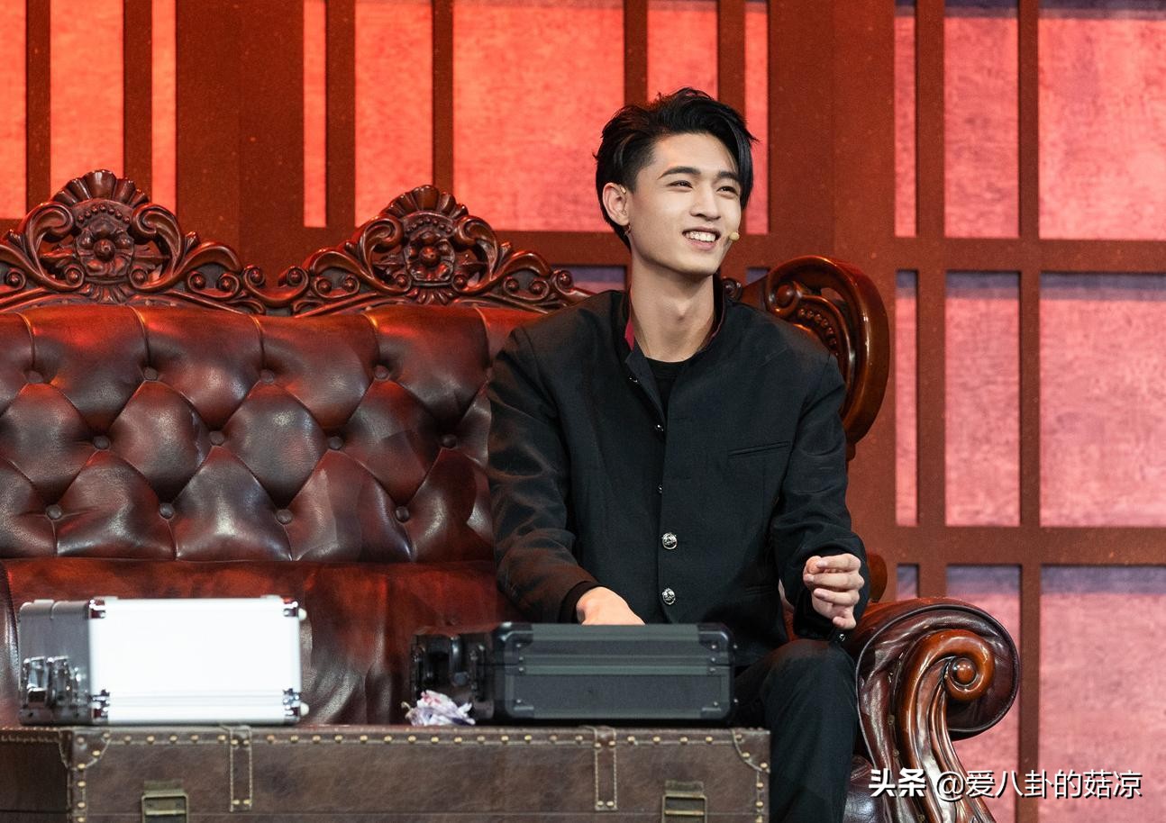 德云社门面代表秦霄贤,放着好好的富二代不做,却痴迷于相声