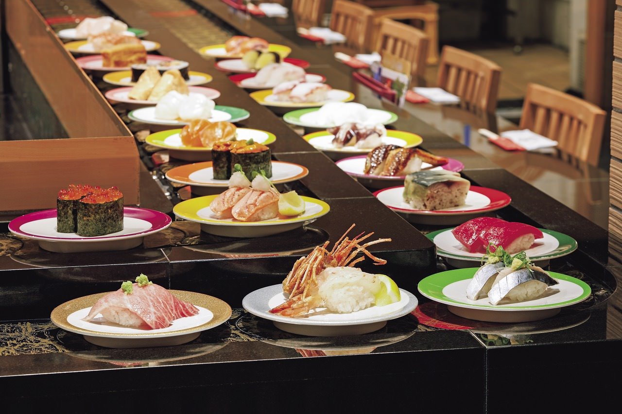 在正宗的回轉壽司店里用餐是種什么體驗？回轉壽司美食指南來了