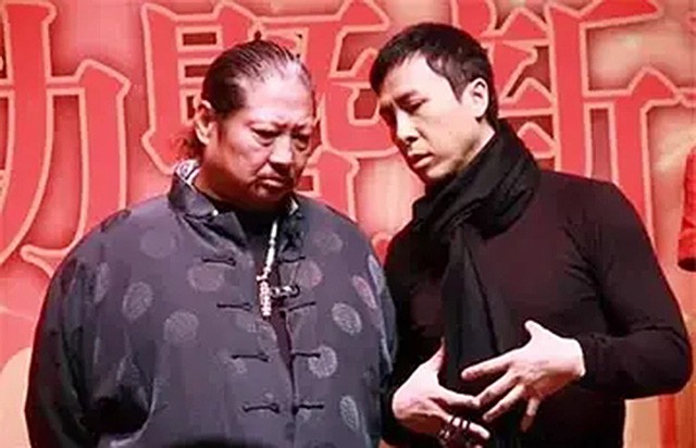 世上仅存2颗的九眼天珠，李连杰花2000万买下，如今价值1个亿