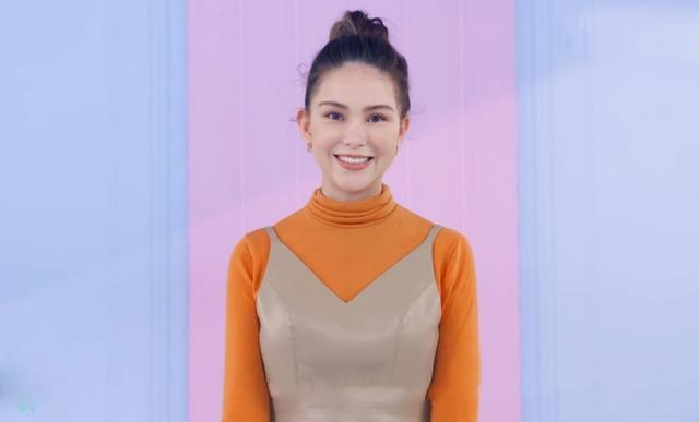 昆凌怀三胎后首次公开露面，全身照曝光身材变富态，5月孕肚抢镜