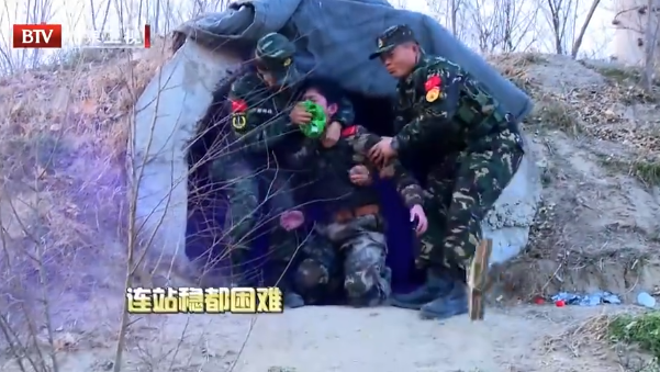 让人舔脚趾，当众凌辱学员，盘点那些令你难以想象的明星恶臭行为