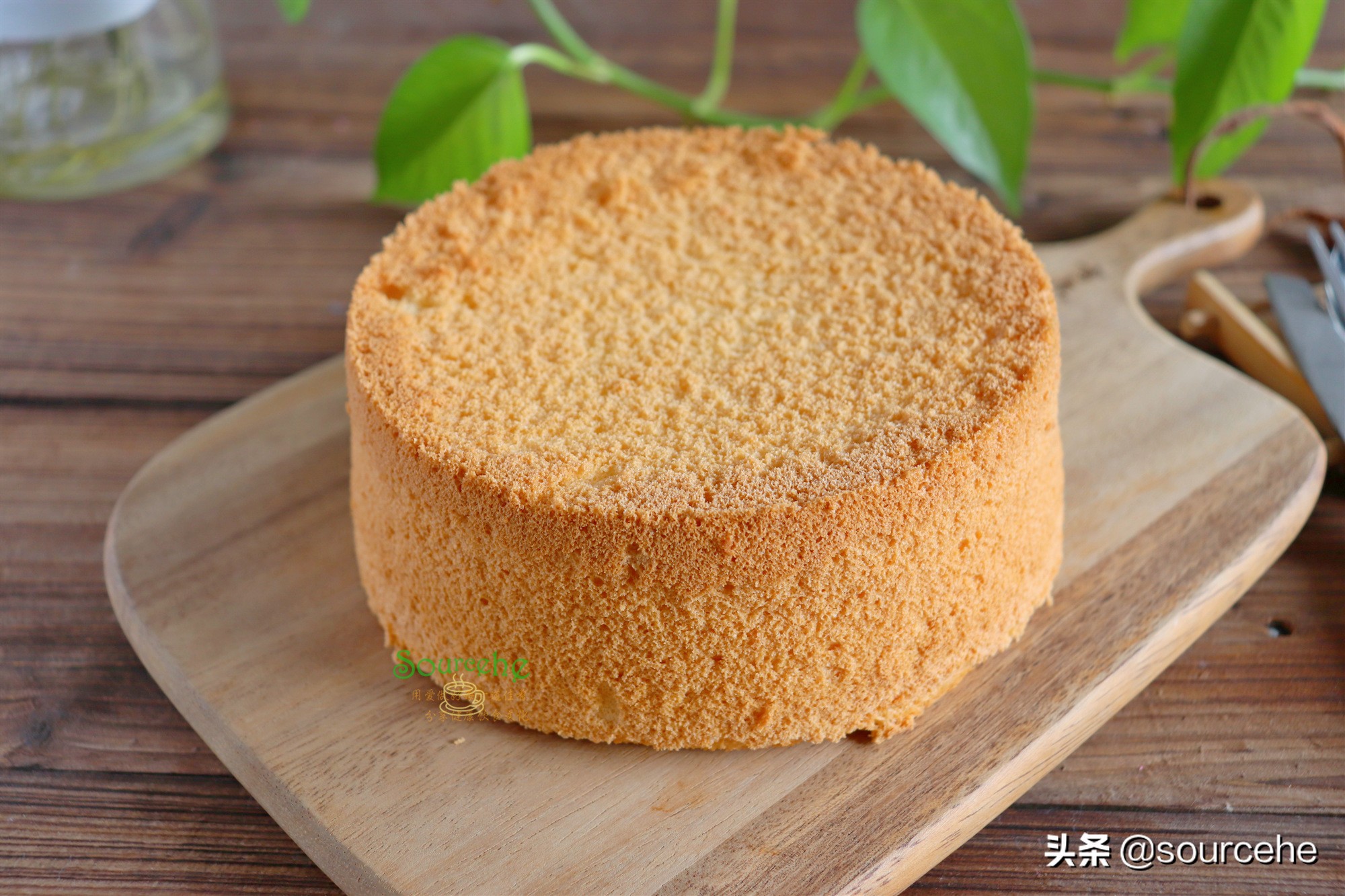 戚风蛋糕掌握3个技巧，不开裂不塌陷，蓬松香软，很好吃