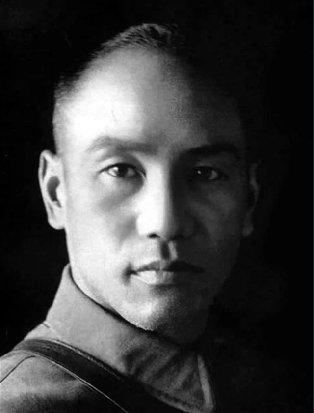 蒋介石临终遗言，对着蒋经国说出囚禁张学良的原因：不能放虎归山