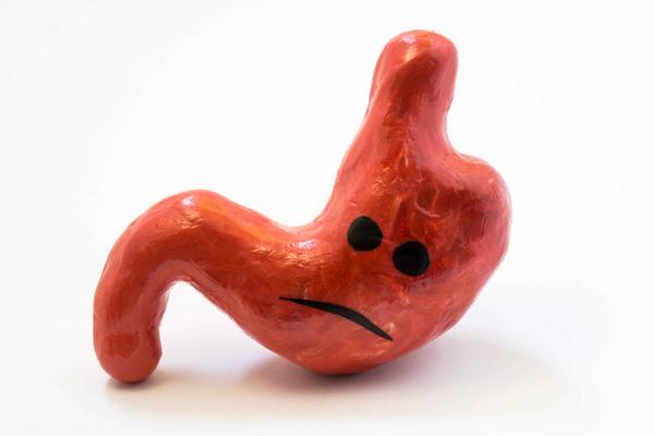 胃癌与胃病导致的疼痛有何区别？医生：很好区分，你不妨看看