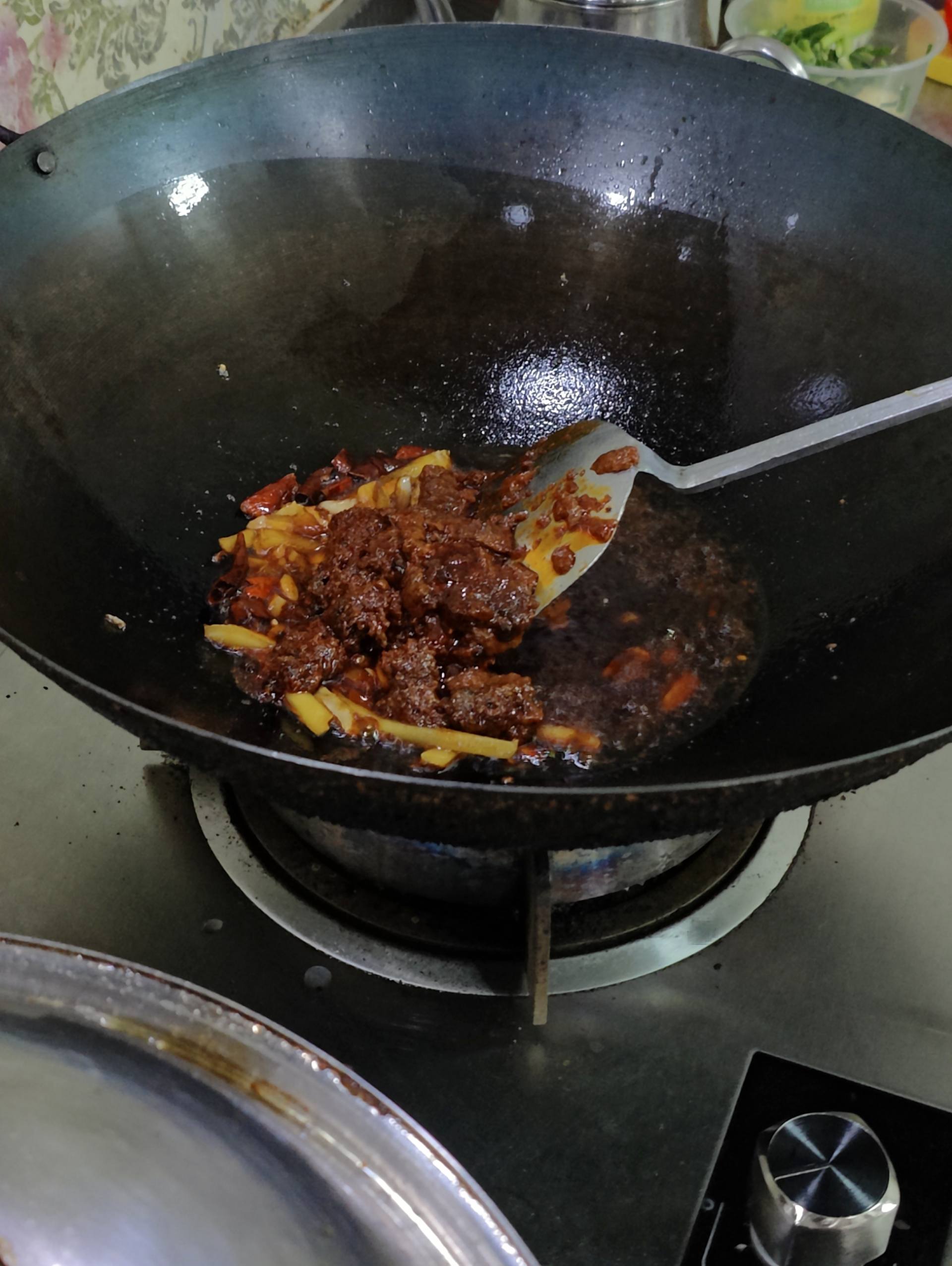 家常龙虾怎么做好吃又简单（教你在家做麻辣可口小龙虾）