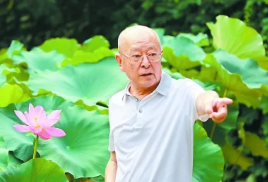 1982年《风雨下钟山》筹拍，贺龙夫人：王铁成来演，胖胖的正合适