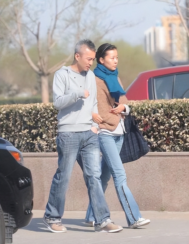 至今未婚的8位央视主持人，最大的61岁最小的33岁，个个才华横溢