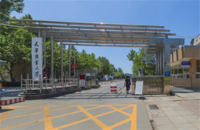 2000年，江苏破产女老板收养16岁孤儿，15年后孩子回报她1530万