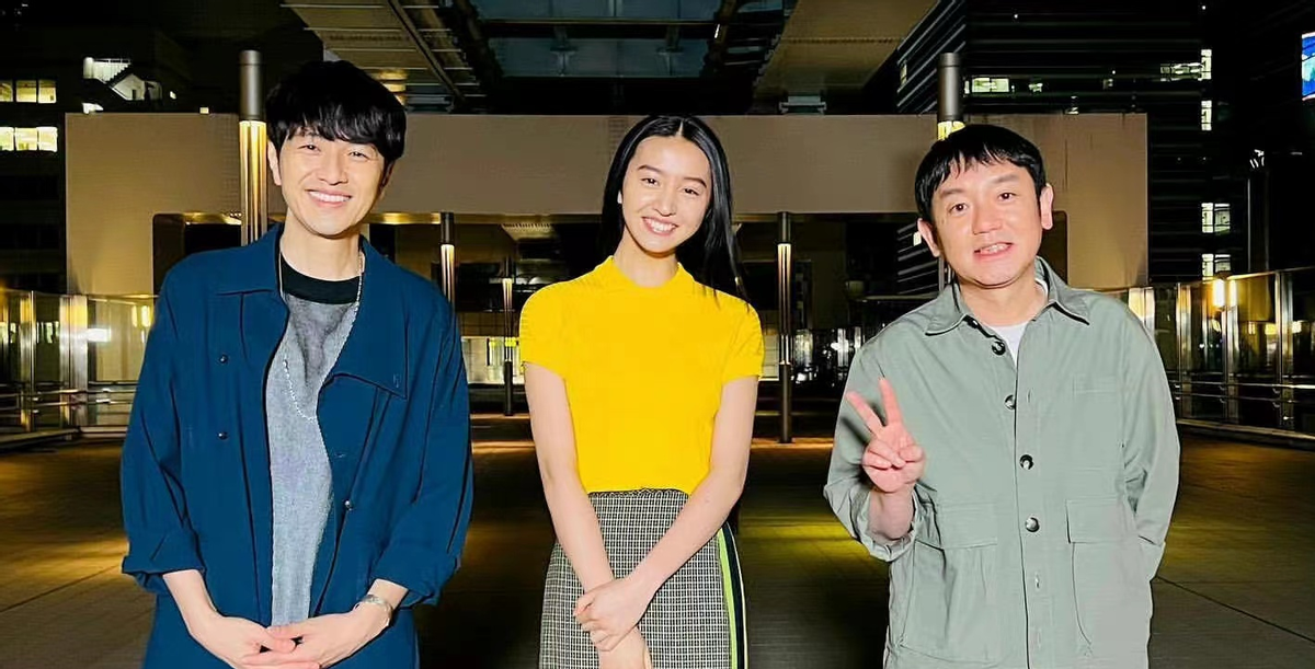 太像爸爸也不好！木村光希新照穿黄色短袖成女版拓哉，五官好硬朗