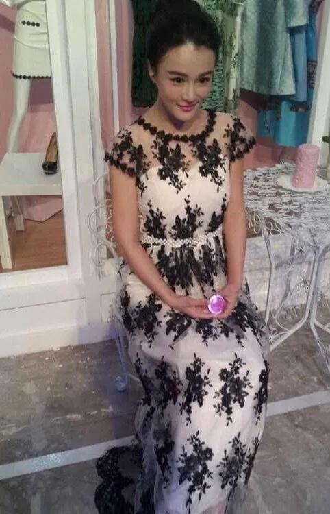 拳王妻子冉莹颖