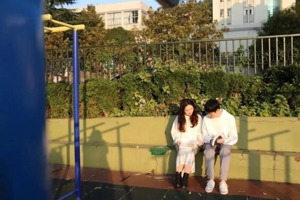 教科书式恋爱！湖南学霸情侣：考入985名校，本硕同校7年，包揽各类奖学金！