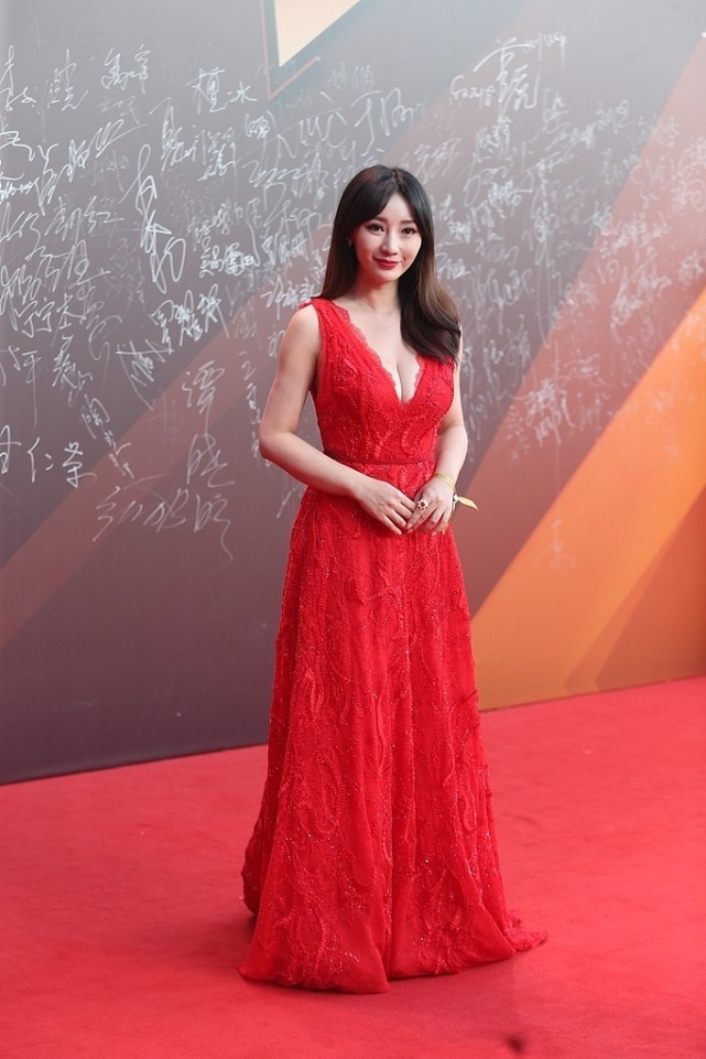 黄灿盛喜欢柳岩吗 黄灿盛现任女友曝光图片