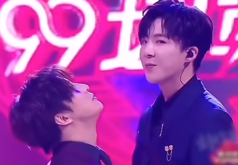 身高超过185的12位男星，个个“鹤立鸡群”，不用偷偷塞内增高