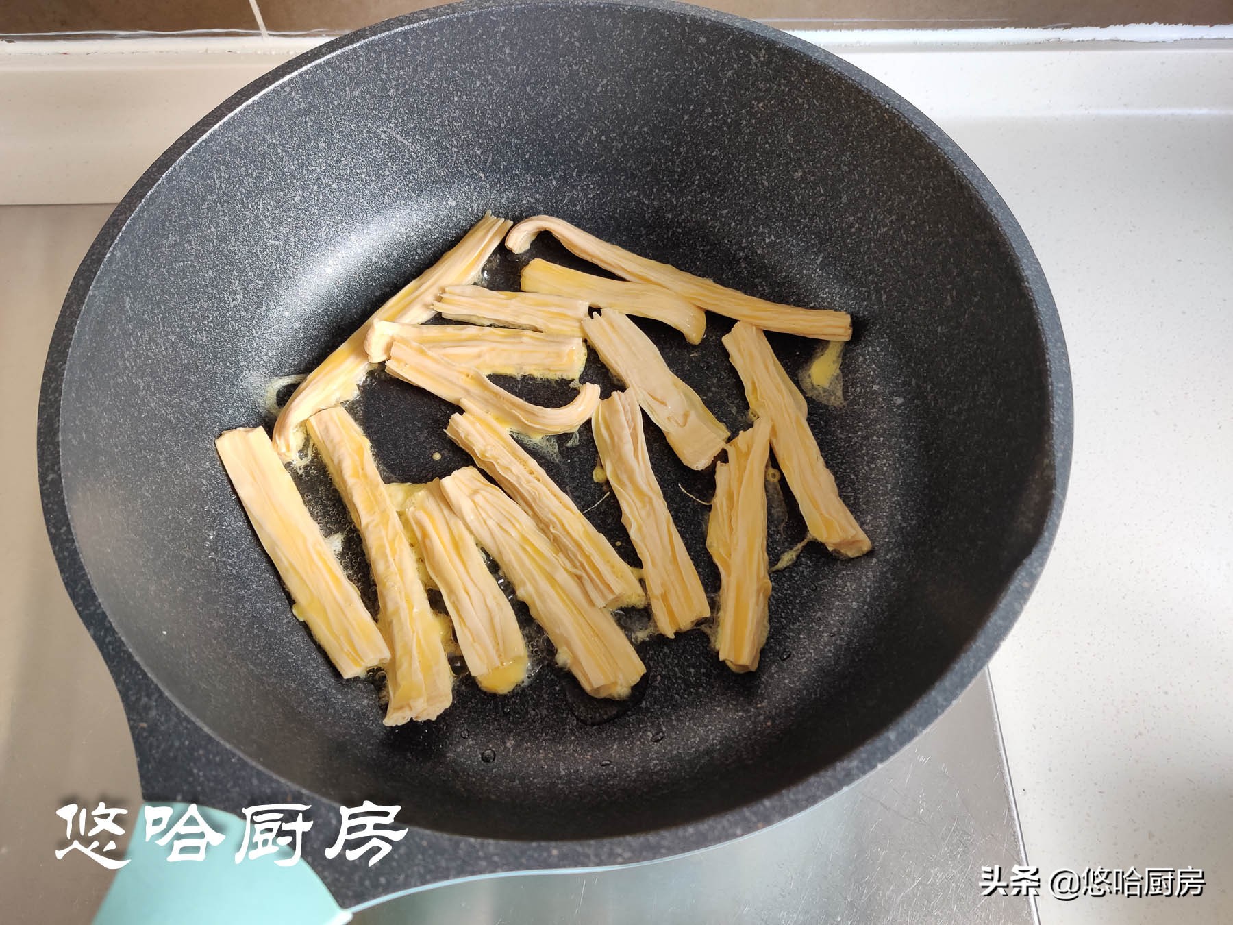 腐竹烧肉怎么烧好吃（12步做出肥而不腻的五花肉）