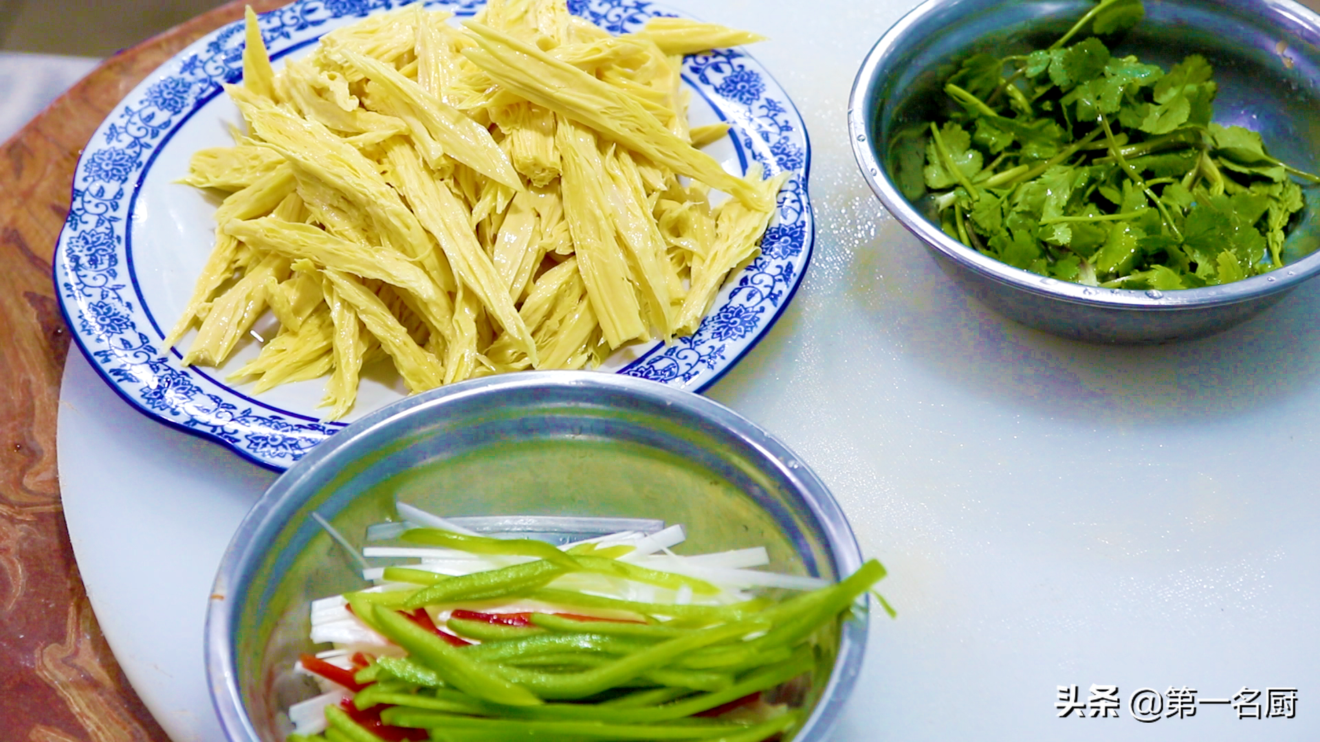 含蛋白质的食物(优质“蛋白质”排行榜！豆腐未上榜，牛奶排倒数第一，建议了解)