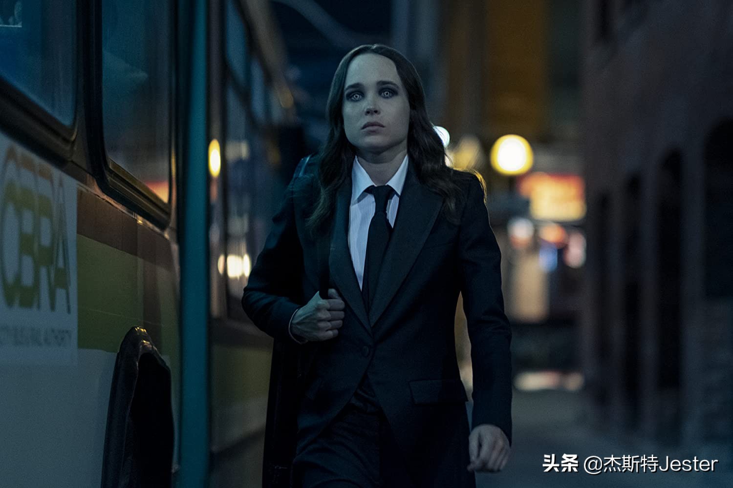 Netflix《雨伞学院》第三季看点！雨伞VS麻雀学院