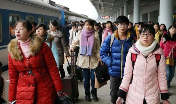 天津大中小学寒假时间敲定，部分学校做出调整，学生提前迎来假期