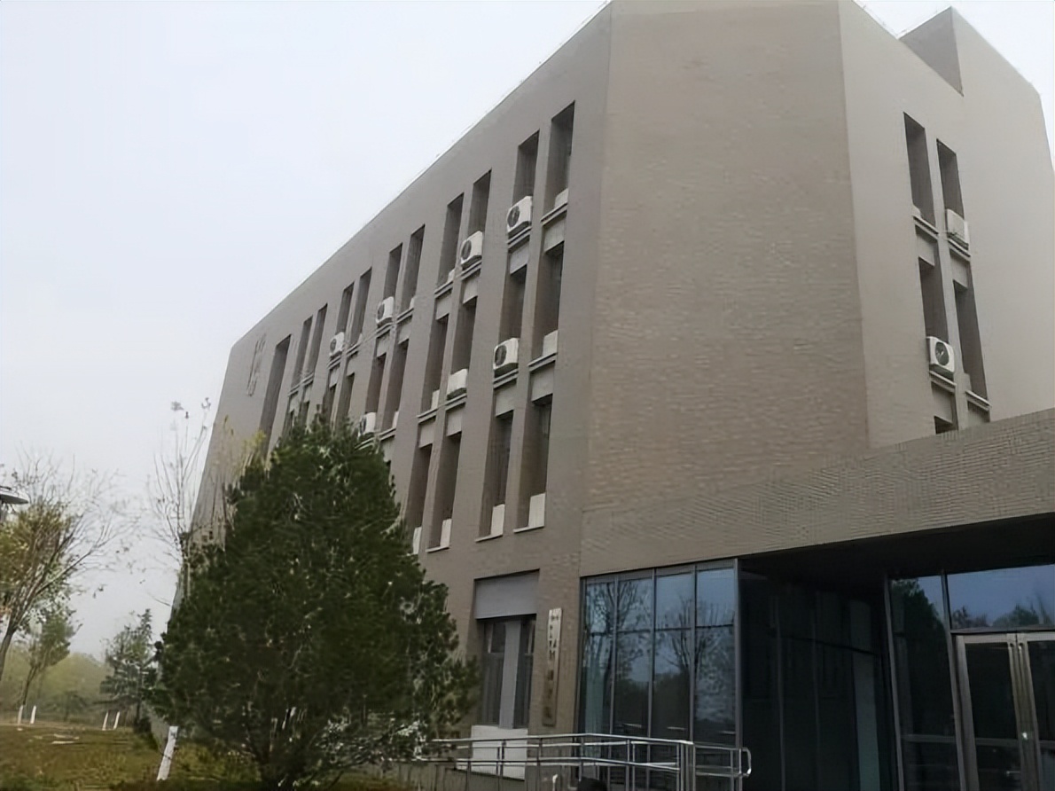 山东师范大学院系巡礼 - 经天纬地，济道大同——经济学院