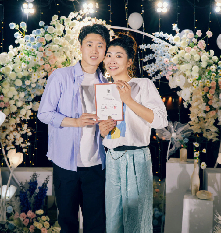 徐梦桃泣不成声！浪姐现场被男友表白求婚，谈婚礼时间邀众星参加