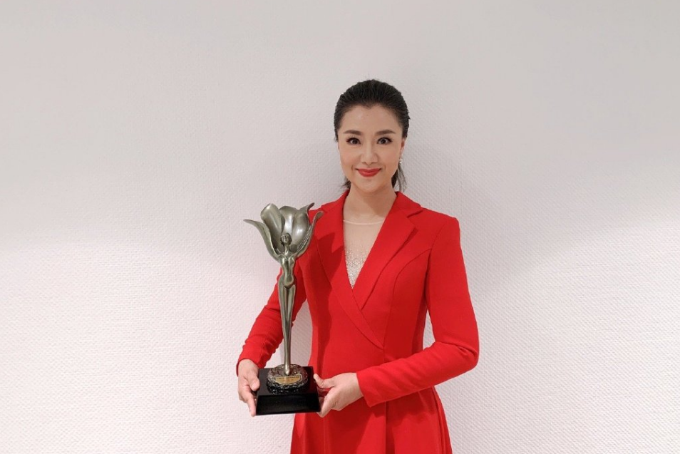 著名歌唱家王丽达的丈夫汤子星：乐做“妻管严”，妇唱夫随很幸福