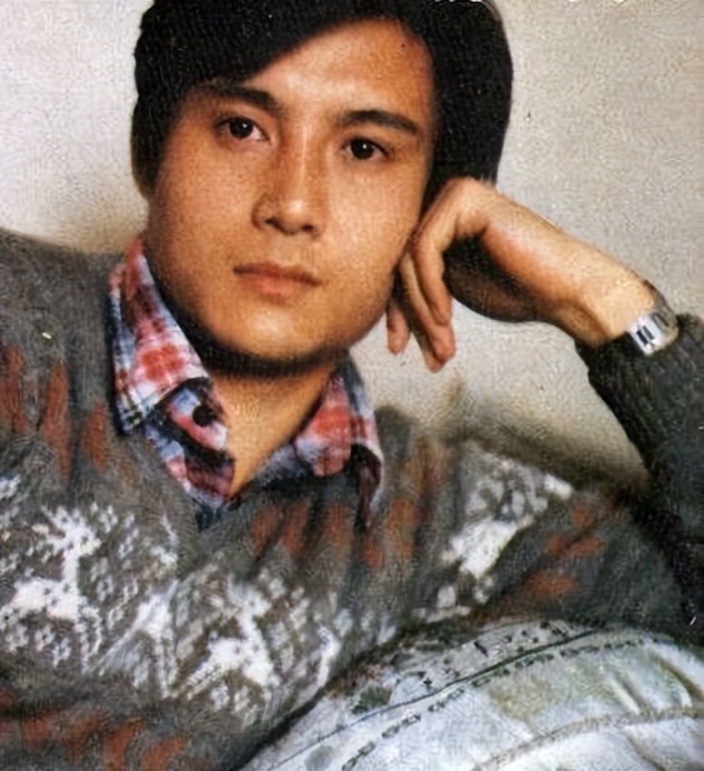 出国洗碗、扫厕所，被父亲告上法庭，王伯昭到底经历了什么？