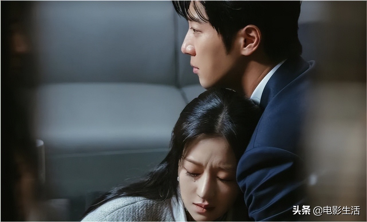 收视8%！《顶楼》后又一狗血神剧，疯批美人复仇，一集比一集刺激