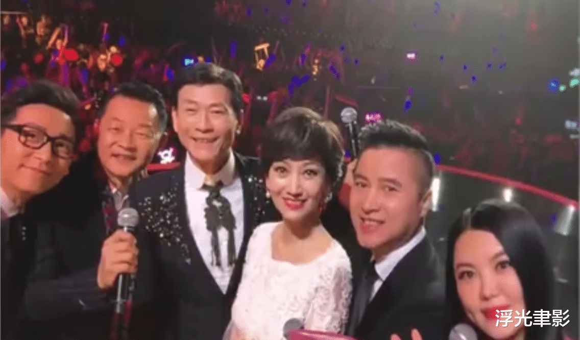 中视咬牙投拍《戏说乾隆》首播周就完胜对手，媒体：俨然复仇者