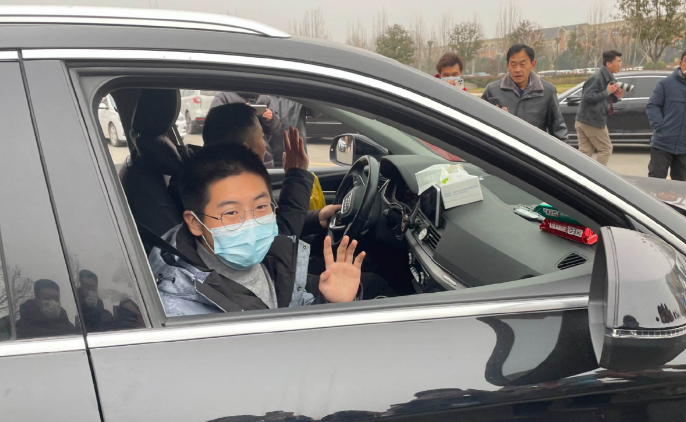 孙卓在深圳第1次考试成绩曝光，总分660英语仅40分，听力全靠蒙