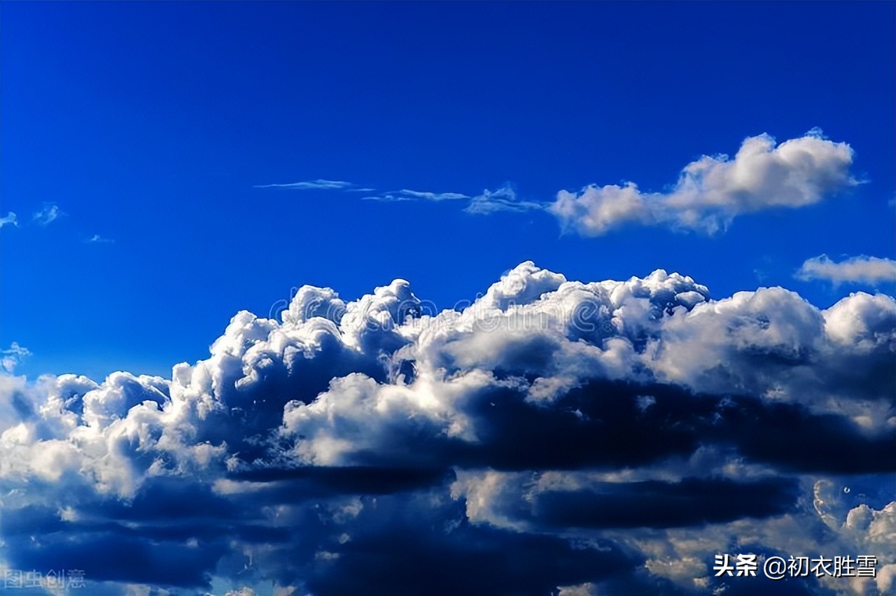 夏云美诗六首赏读：流目夏云生，夏云已嵯峨