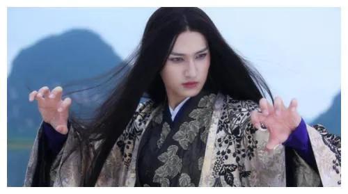 “疯批美人”别乱演，有人五官乱飞成真疯，有人病娇邪魅太撩人