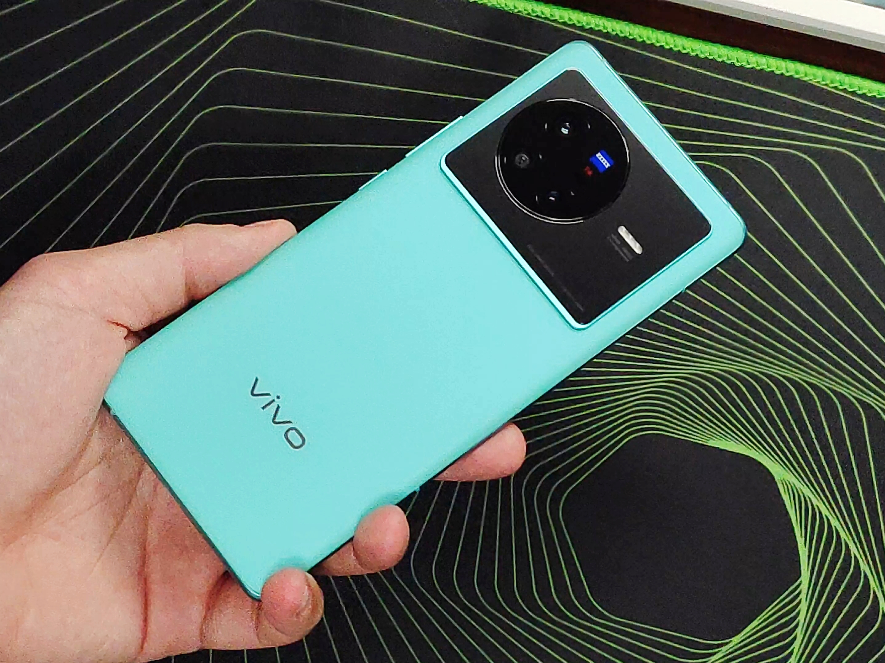 天下苦新骁龙8发热久矣，搭载联发科天玑9000的vivo X80表现如何