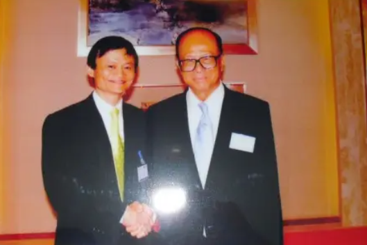 李嘉诚一生的两大错误，第一次错过了马云，第二次错过了任正非