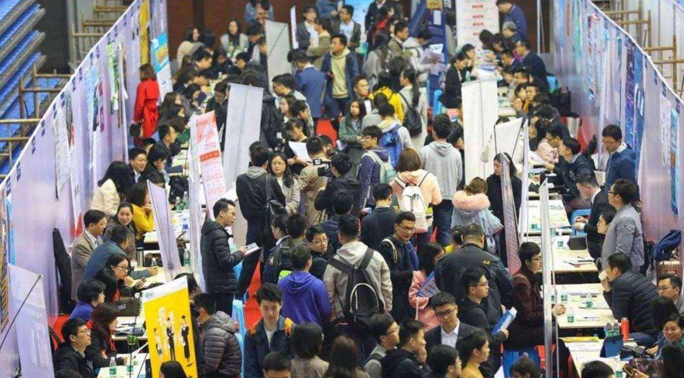 没钱、没背景、没人脉：农村出身的“三无”大学生如何翻身？