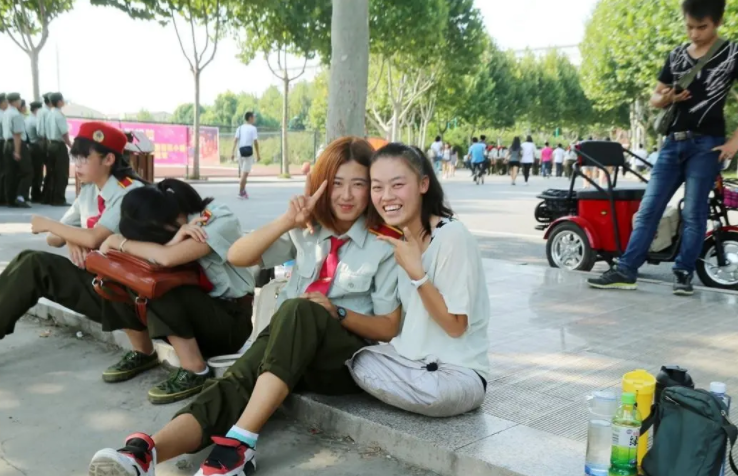 大学生每月多少生活费合适？40万份调查结果，让无数家长感觉被坑