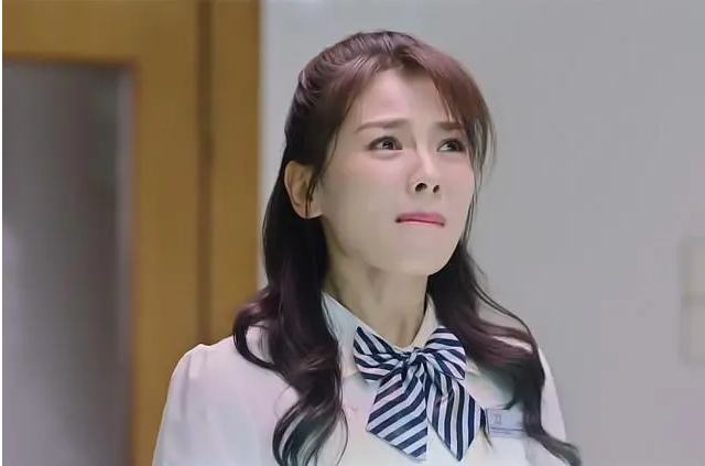 瘦到病态、整容成瘾，痴迷于少女人设，内娱的畸形审美太可怕