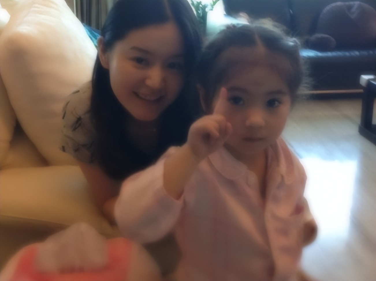 红得快、凉得也快，这五位“风光不再”的女星真是太可惜了