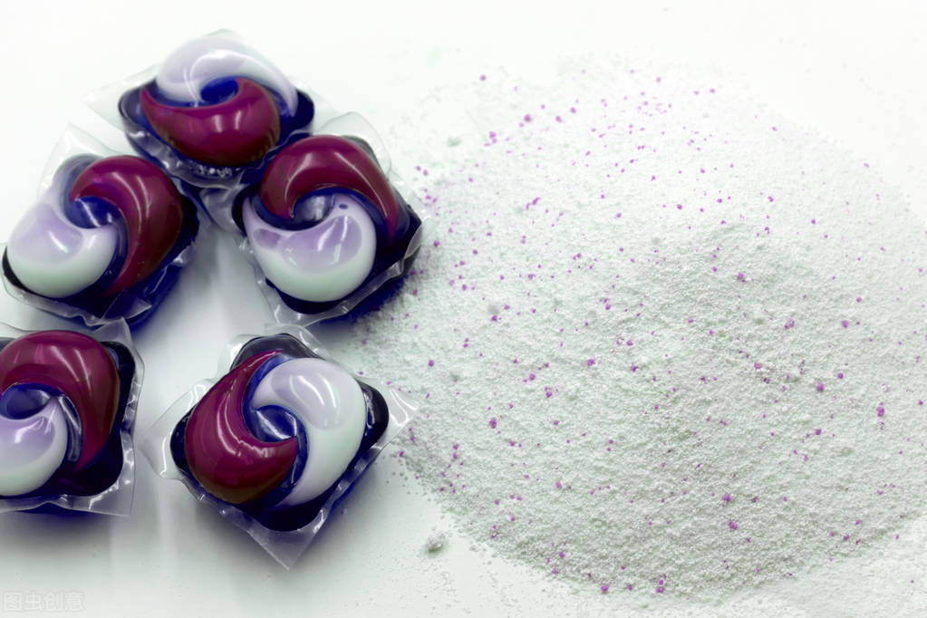 洗衣服时放上2粒，不管多脏的衣服，都能干净如新，省钱又省力